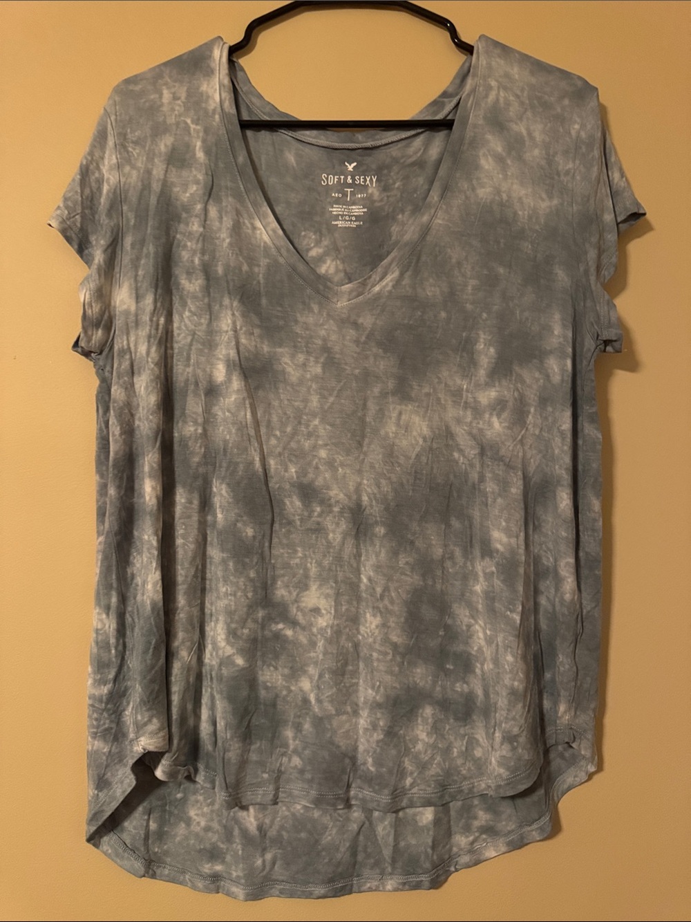 Women's AE Tie-Dye V-Neck Tee, L